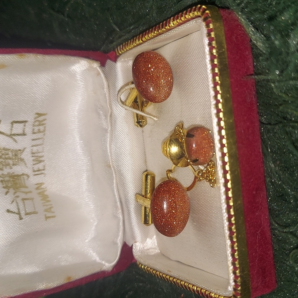 Gem stone / crystal accessories for him. Gold stone cuffs and tie pin. 1979.